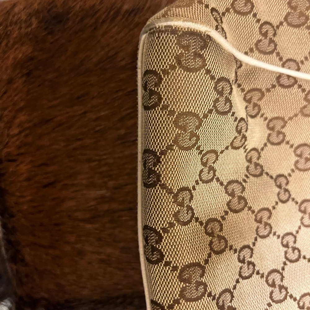 Authentic Gucci Purse - Picture 8 of 11